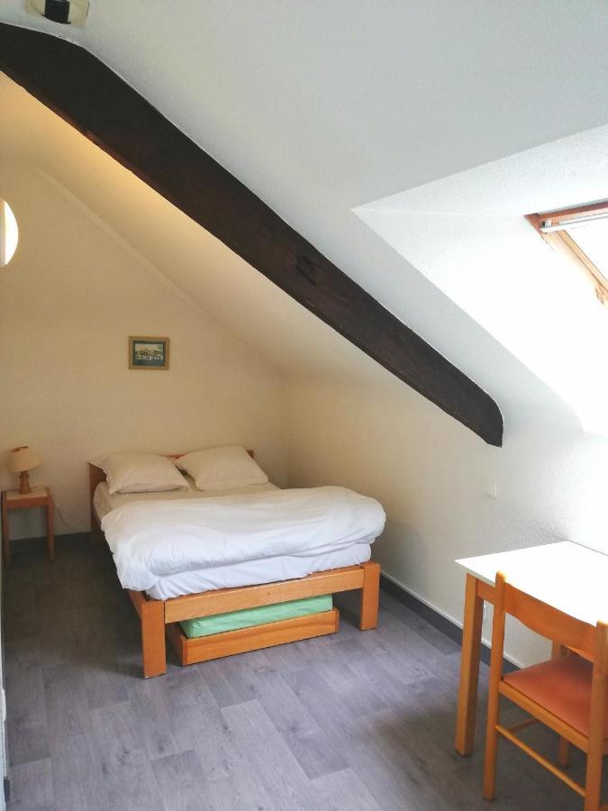 Auberge De Jeunesse Hi 蓬蒂维 外观 照片