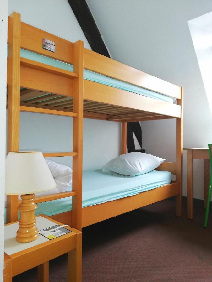 Auberge De Jeunesse Hi 蓬蒂维 外观 照片