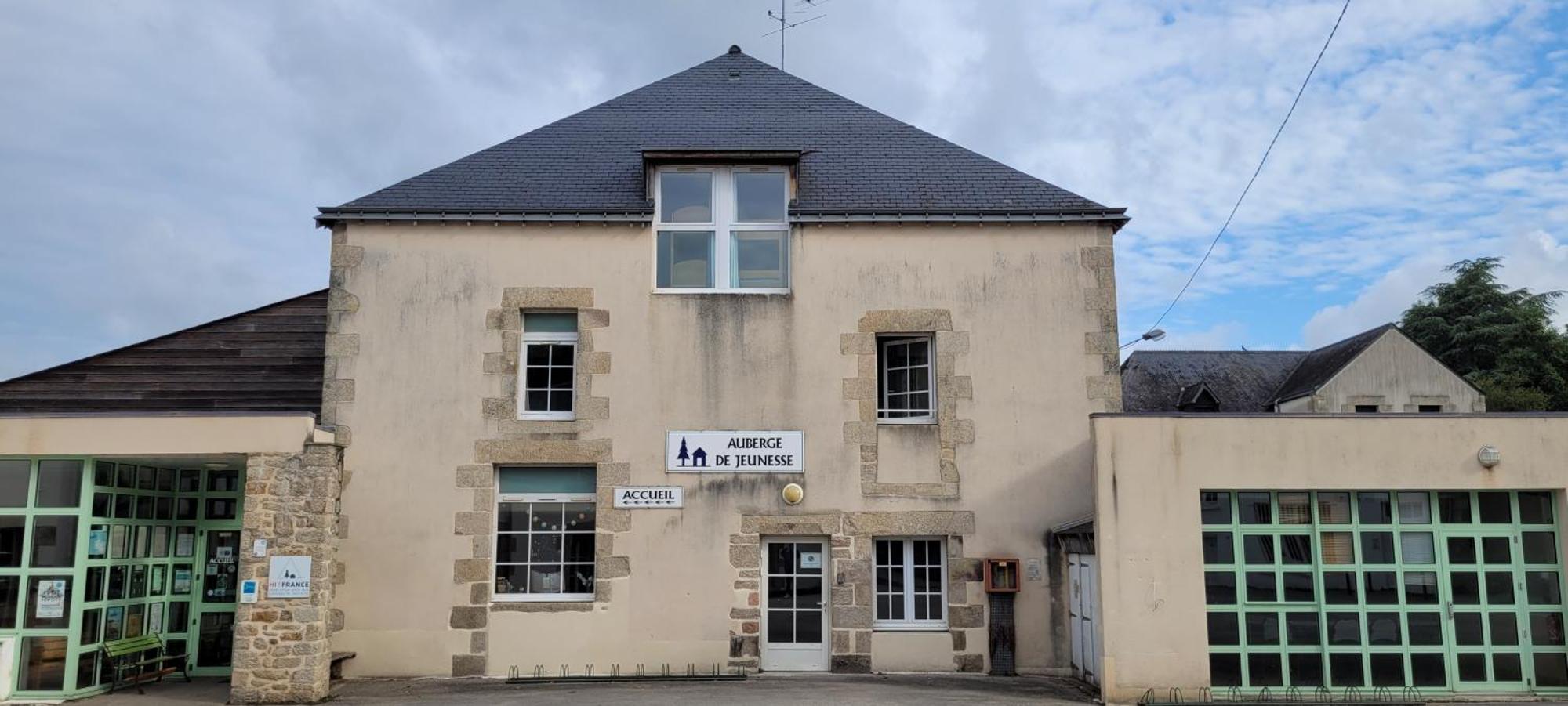 Auberge De Jeunesse Hi 蓬蒂维 外观 照片
